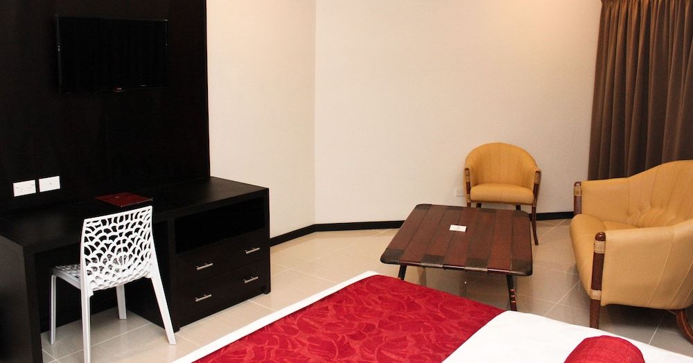 Tanoa Waterfront Hotel 2