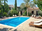 Porfyrios Country House