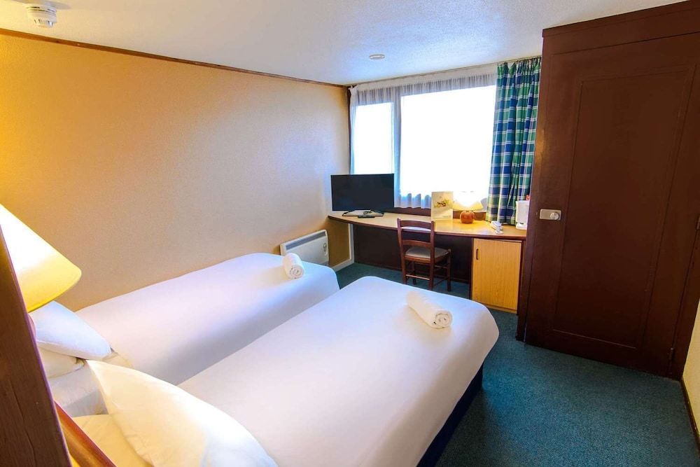 The Raceby Hotel, Doncaster (South Yorkshire), Part of the AG Collection 2
