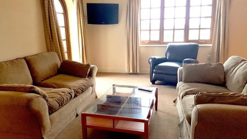 Skylark Hotel & Conference Center 2