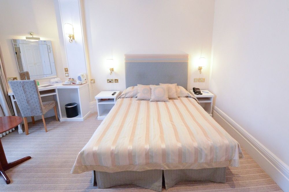 Best Western Plus Burlington Hotel 3