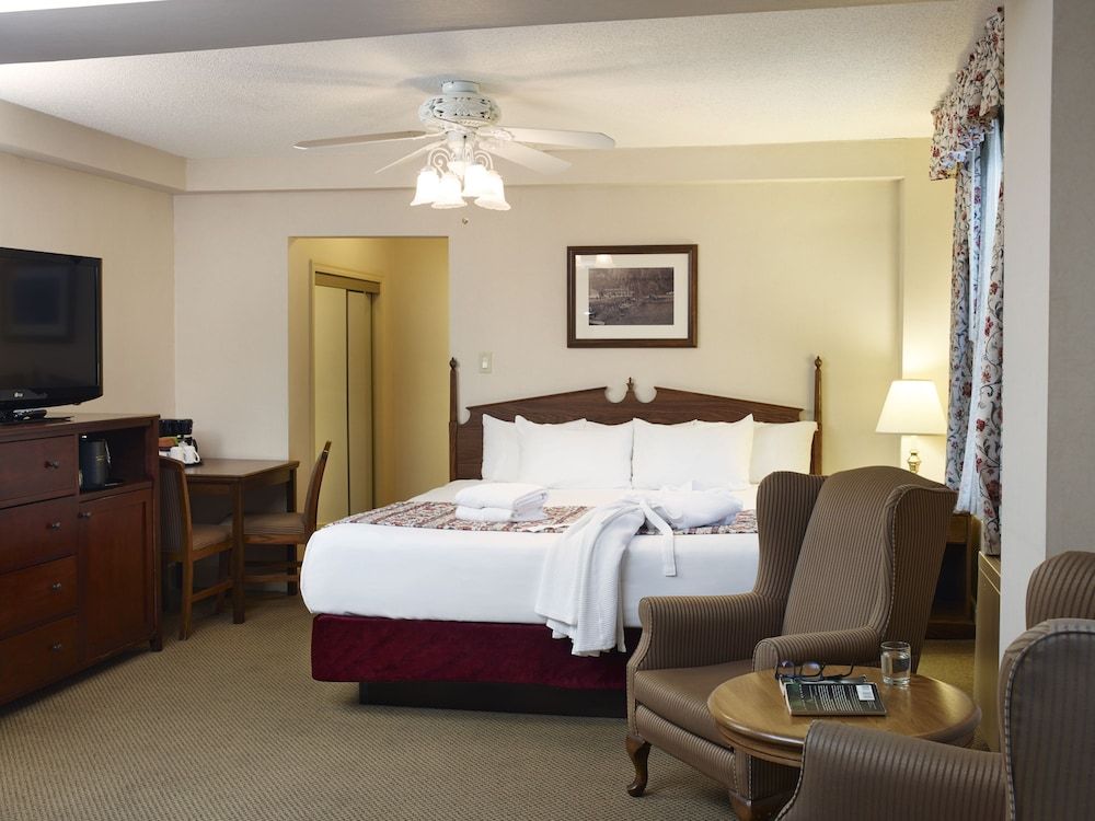 Harrison Hot Springs Resort and Spa 3