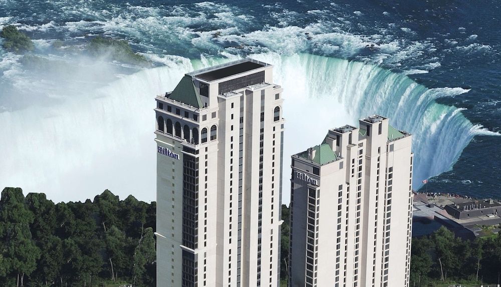 Hilton Niagara Falls/Fallsview Hotel & Suites 1
