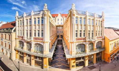 Palatinus Grand Hotel 4 estrellas en Pécs
