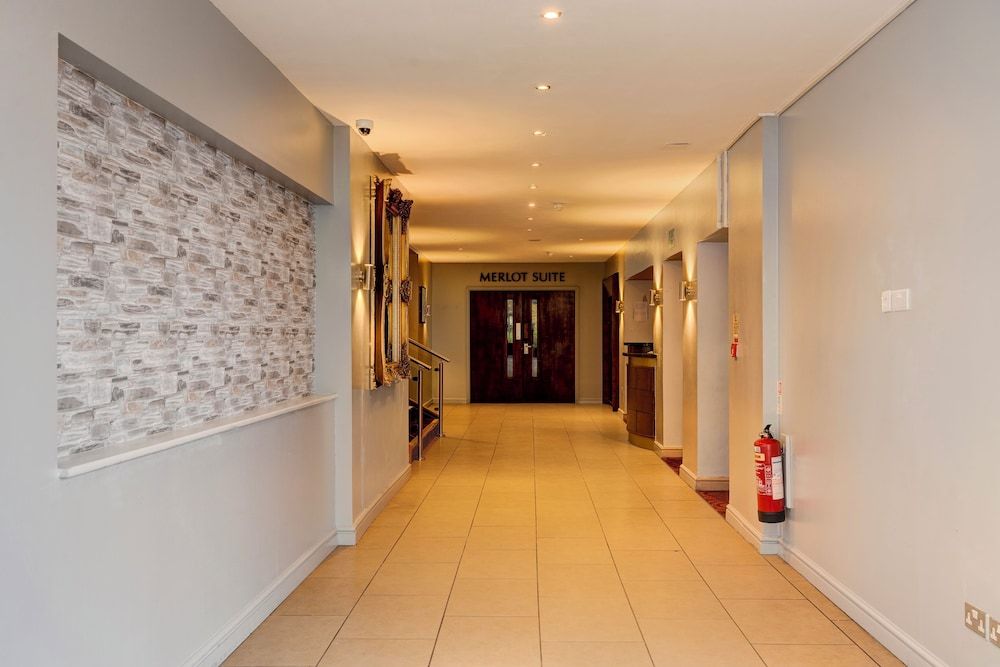Manchester Airport Stanley Hotel by Belvilla 3
