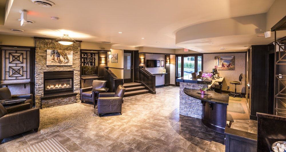 Ramada by Wyndham Penticton Hotel & Suites 2