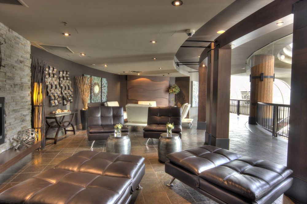 Lonsdale Quay Hotel 2