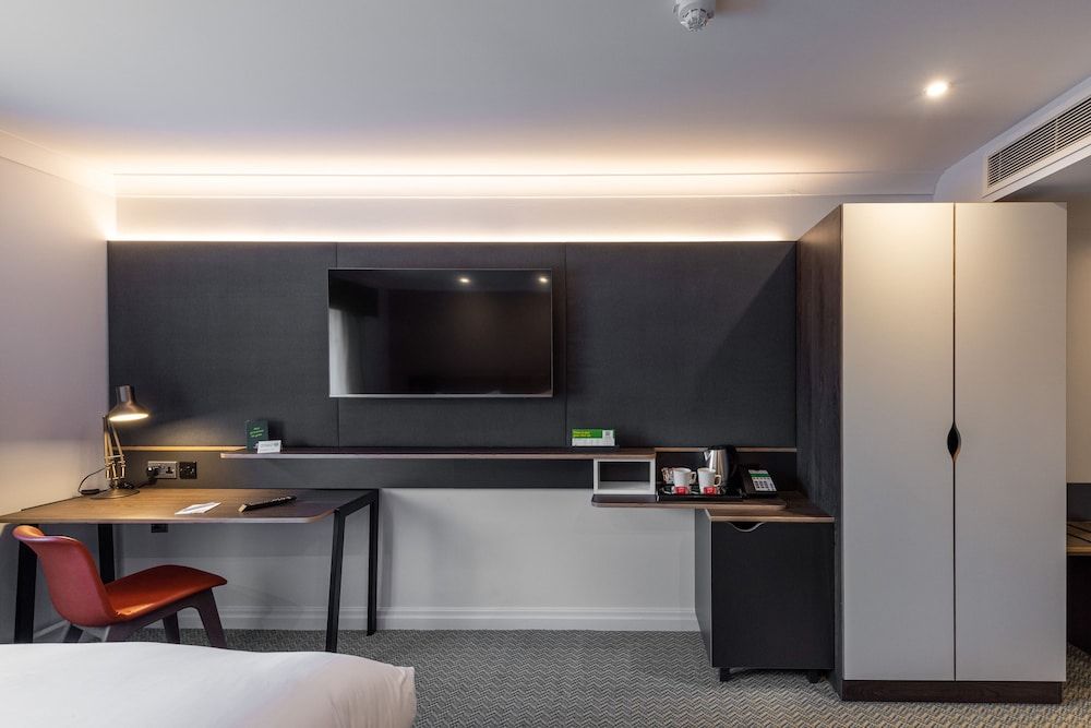 Holiday Inn Manchester - Oldham, an IHG Hotel 3