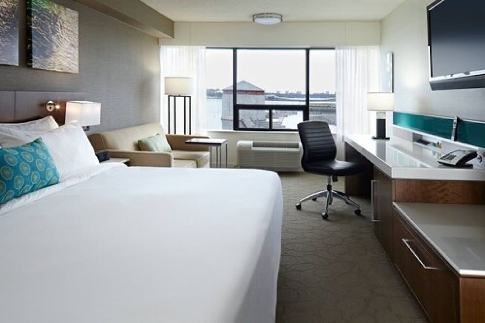 Delta Hotels by Marriott Kingston Waterfront 3