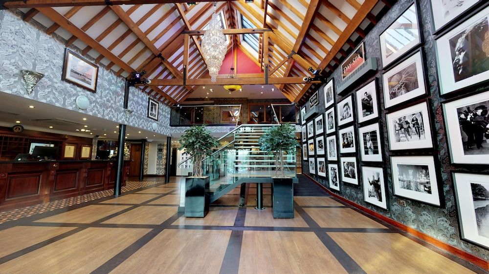 Old Thorns Hotel & Resort 2