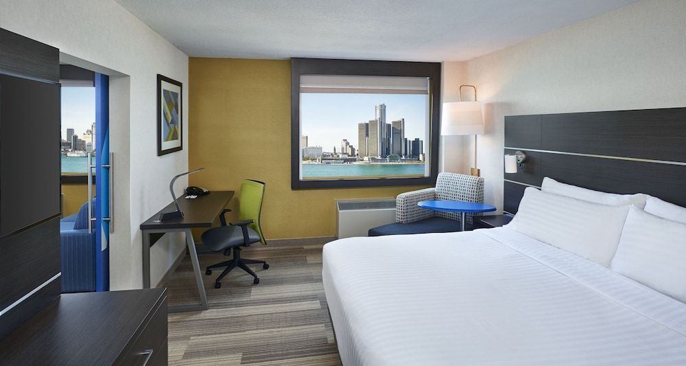 Holiday Inn Express Windsor Waterfront, an IHG Hotel 2
