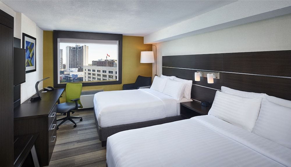Holiday Inn Express Windsor Waterfront, an IHG Hotel 3