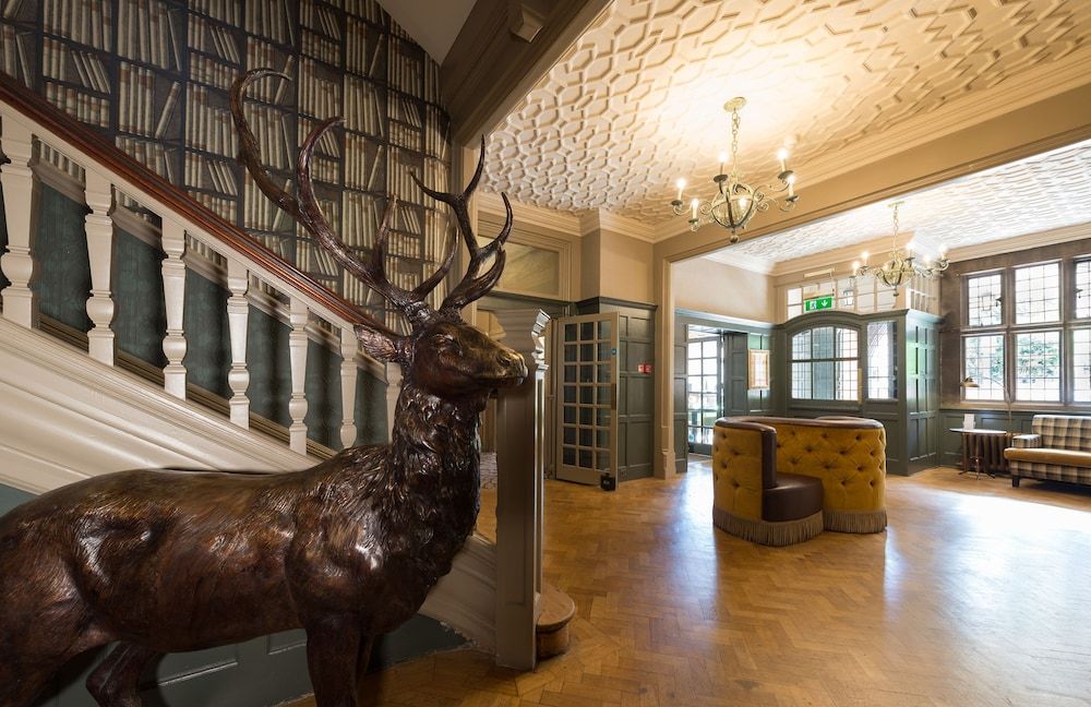 The Crown Manor House Hotel 2