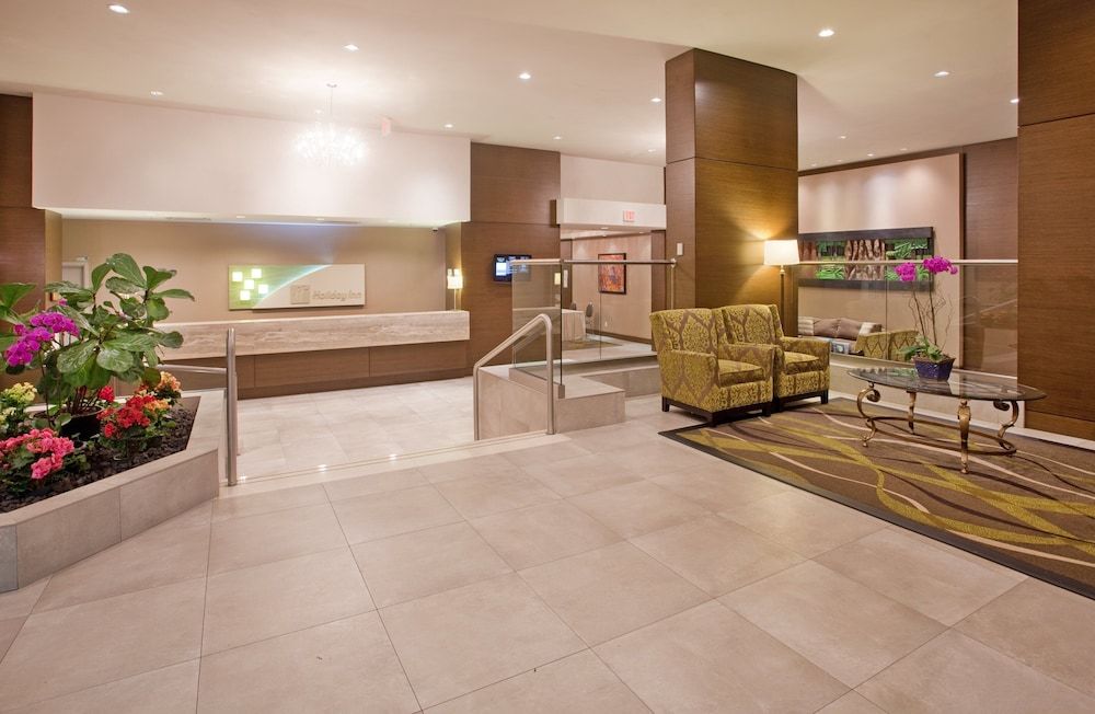 Holiday Inn Vancouver Centre, an IHG Hotel 2