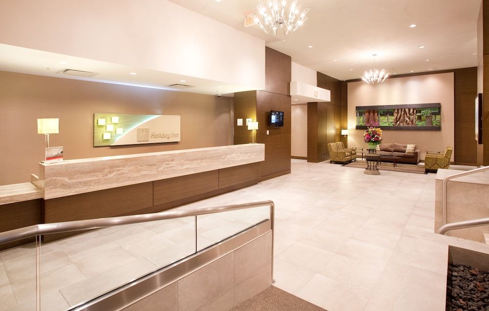 Holiday Inn Vancouver Centre, an IHG Hotel 3