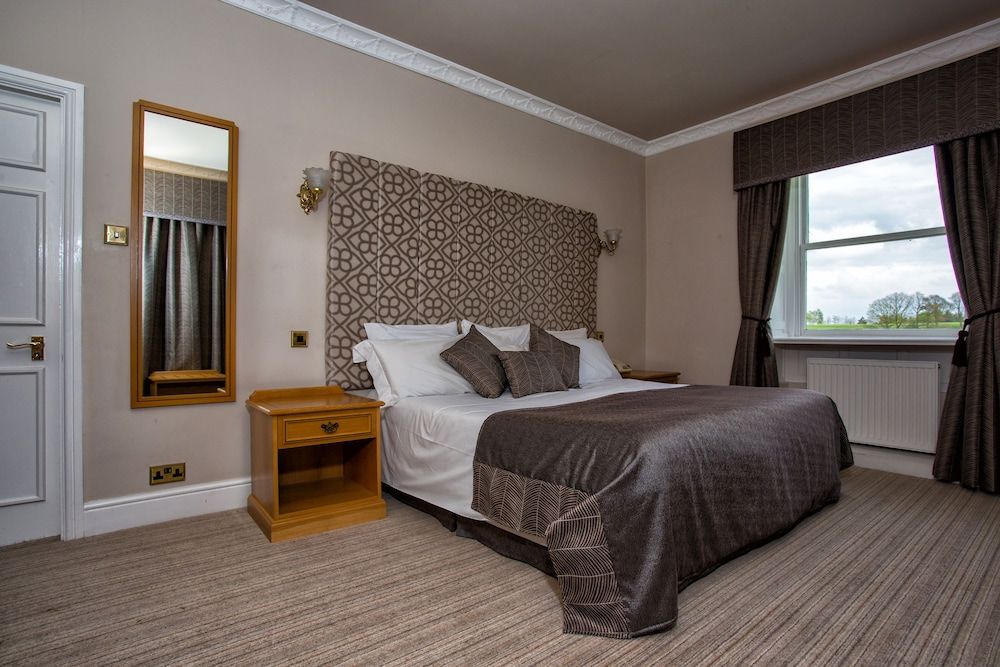 Waterton Park Hotel 3