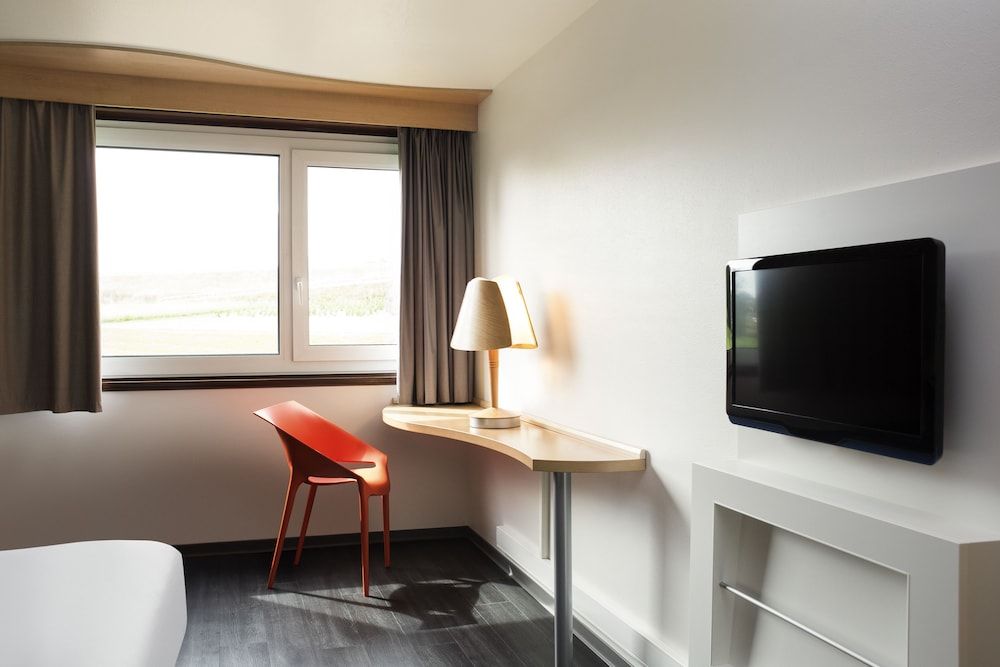 Ibis 3 Lacs Neuchatel 2