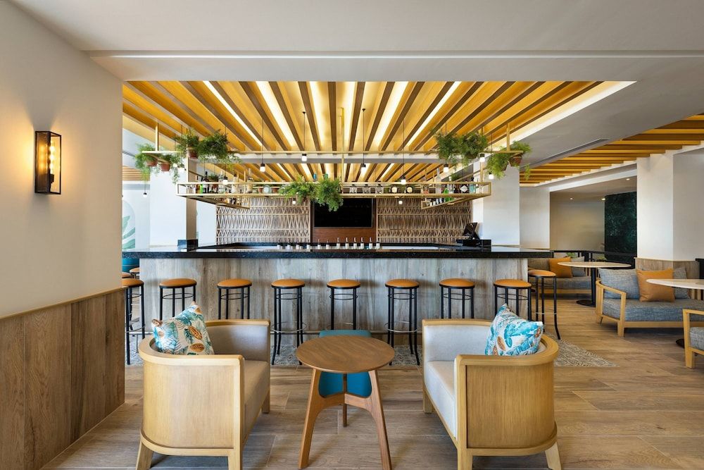 Courtyard By Marriott Cancun Airport 2