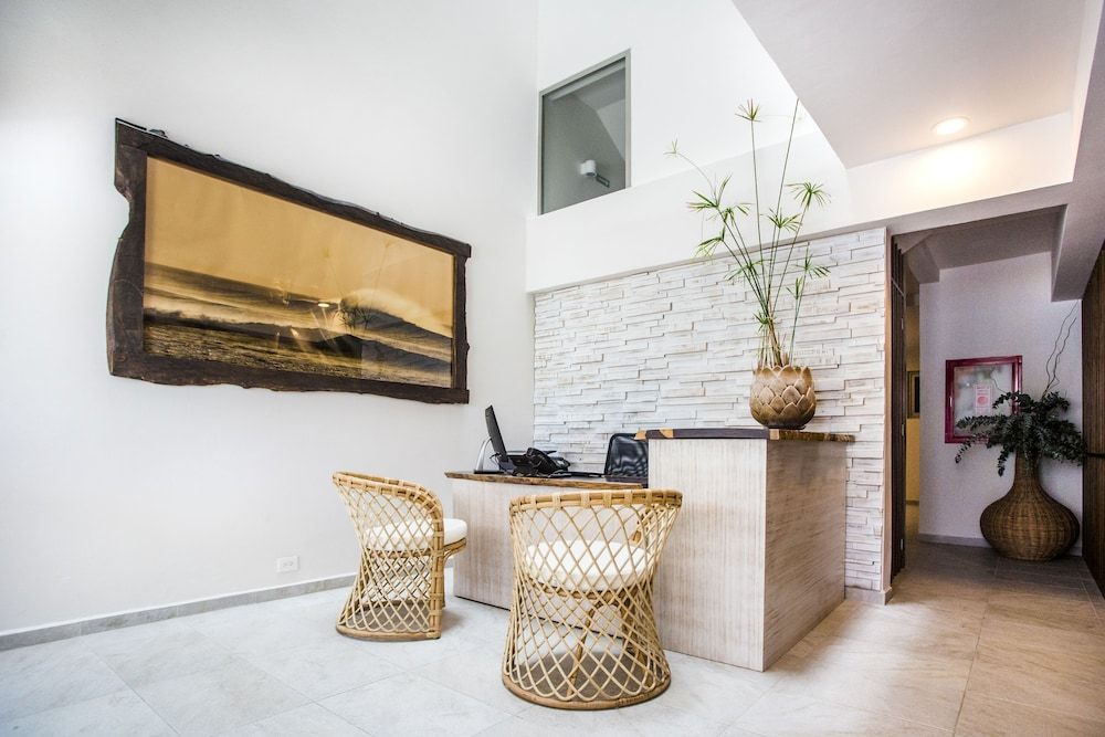 Newport House Playa 3