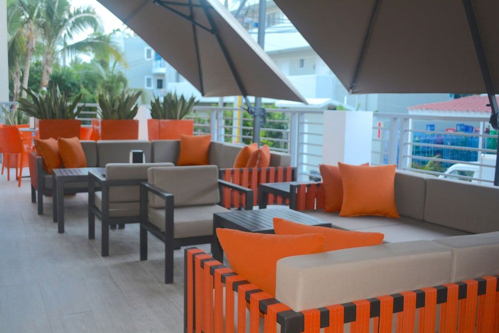 Hotel Tropicana Suites Deluxe Beach Club & Pool 3