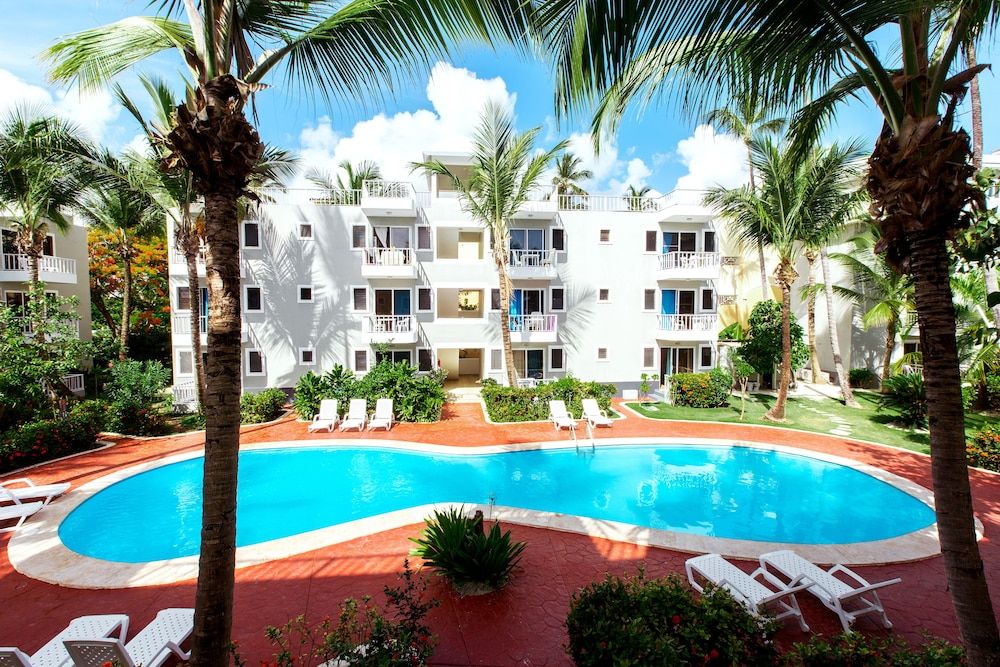 Ducassi Suites Rooftop Pool Beach Club & Spa 2