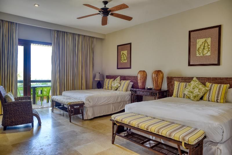 Xeliter Golden Bear Lodge 1