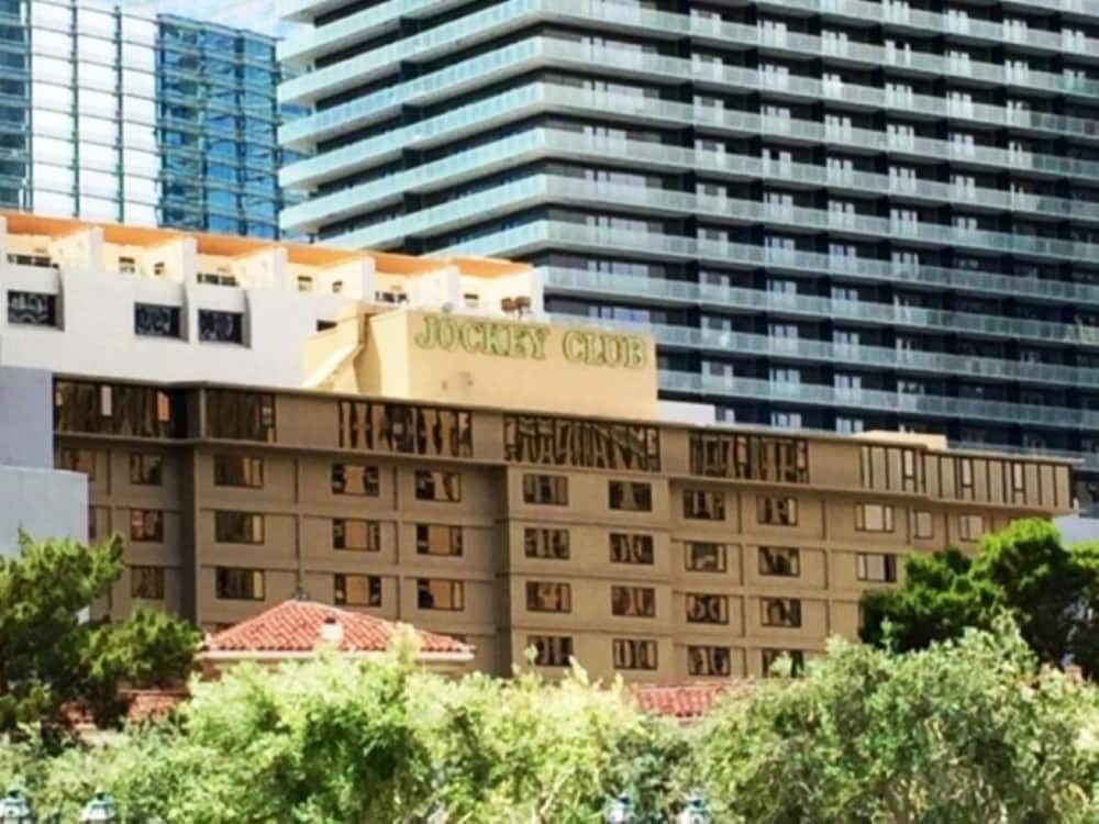 GetAways at Jockey Club 1