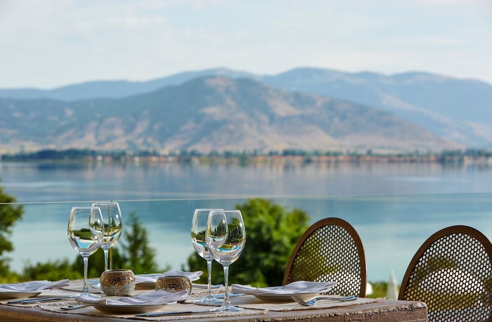 Limneon Resort & Spa 1