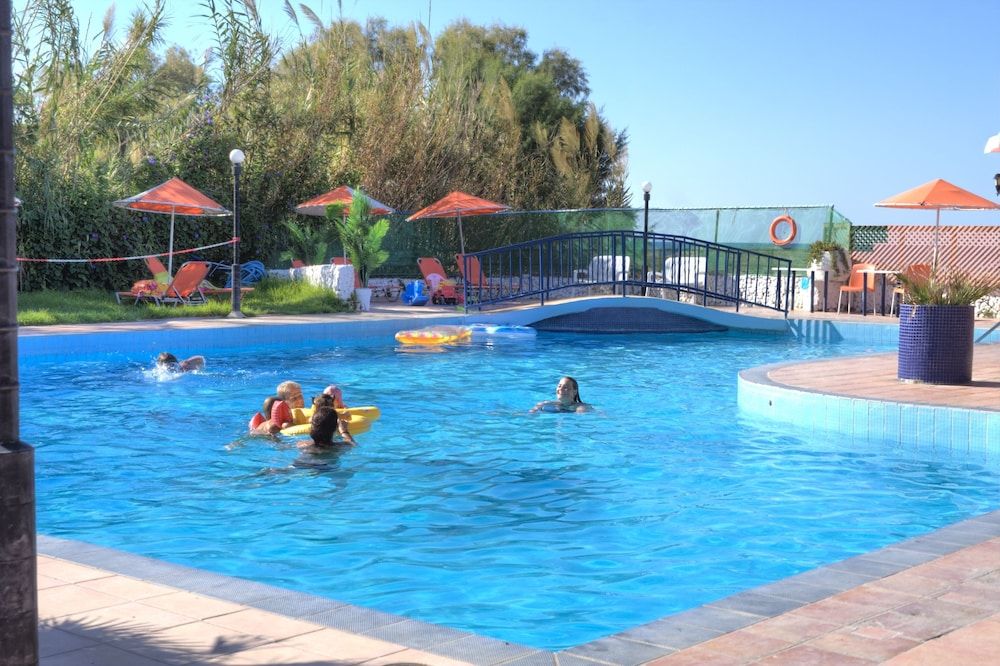 Trefon Hotel Apartments & Suites 1