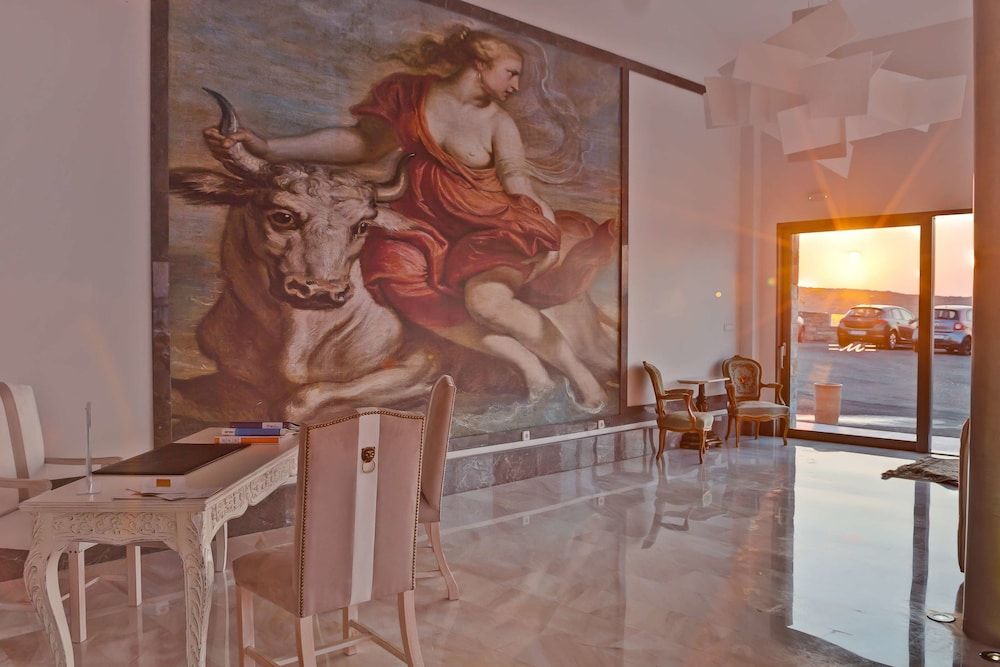 Royal Marmin Bay Boutique & Art Hotel 3