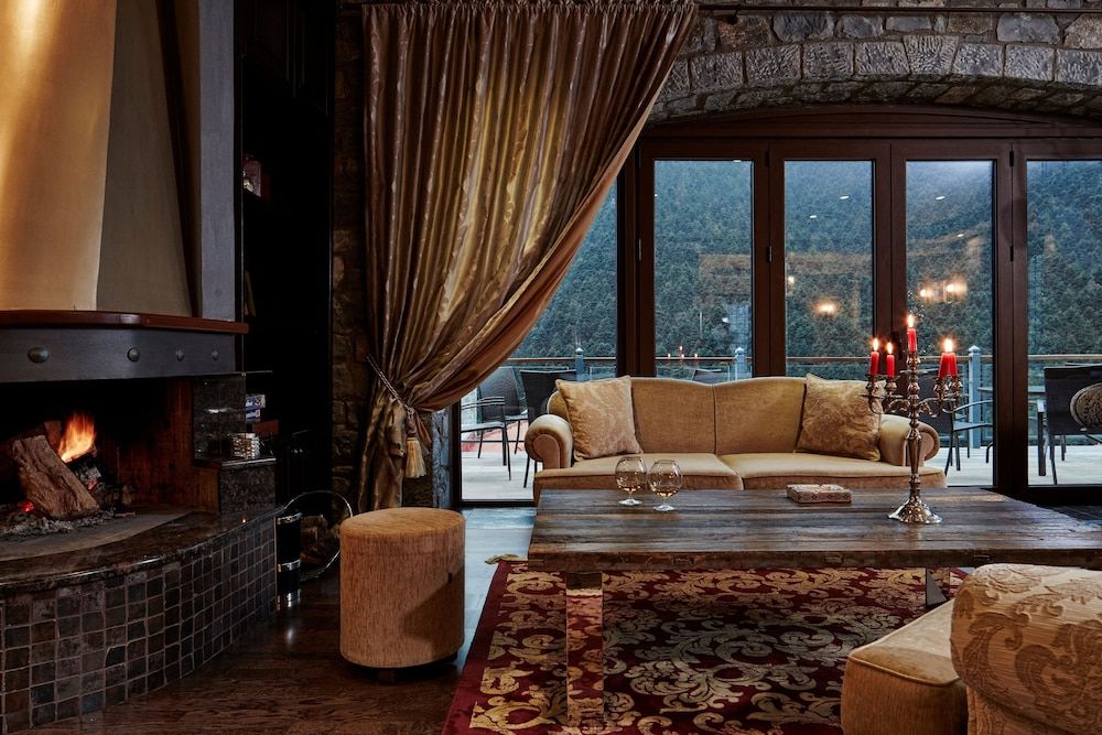 Nefeles Luxury Residences & Lounge 2