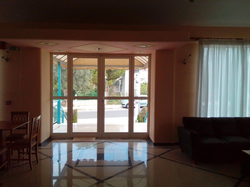 Cybele Guest Accommodation 3