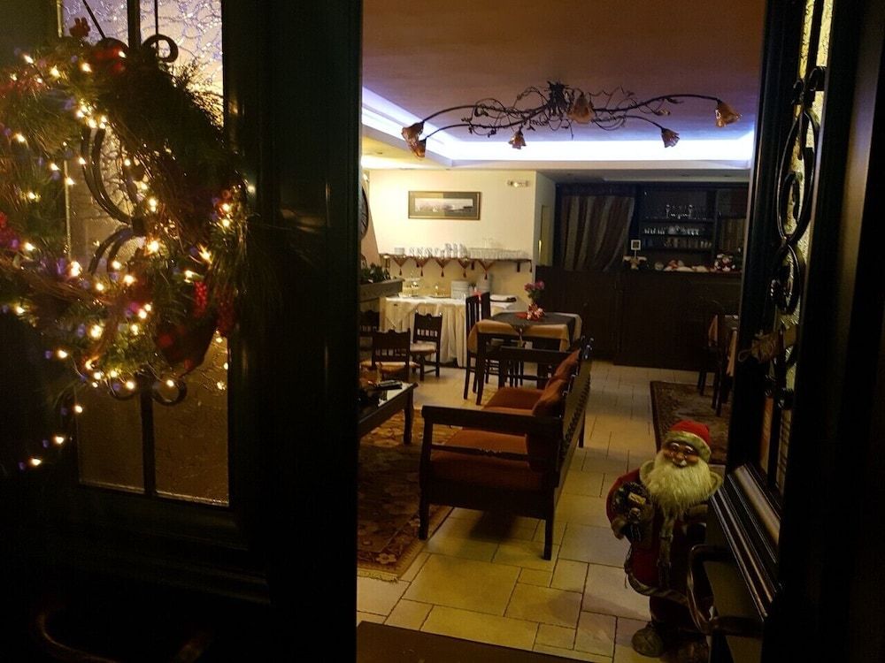 Epavlis Boutique Galaxidi 2