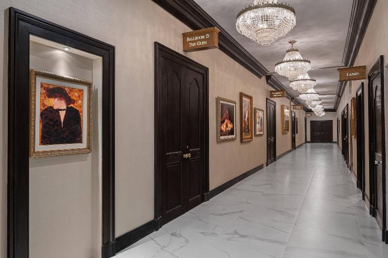 The Drake Oak Brook, Autograph Collection 3