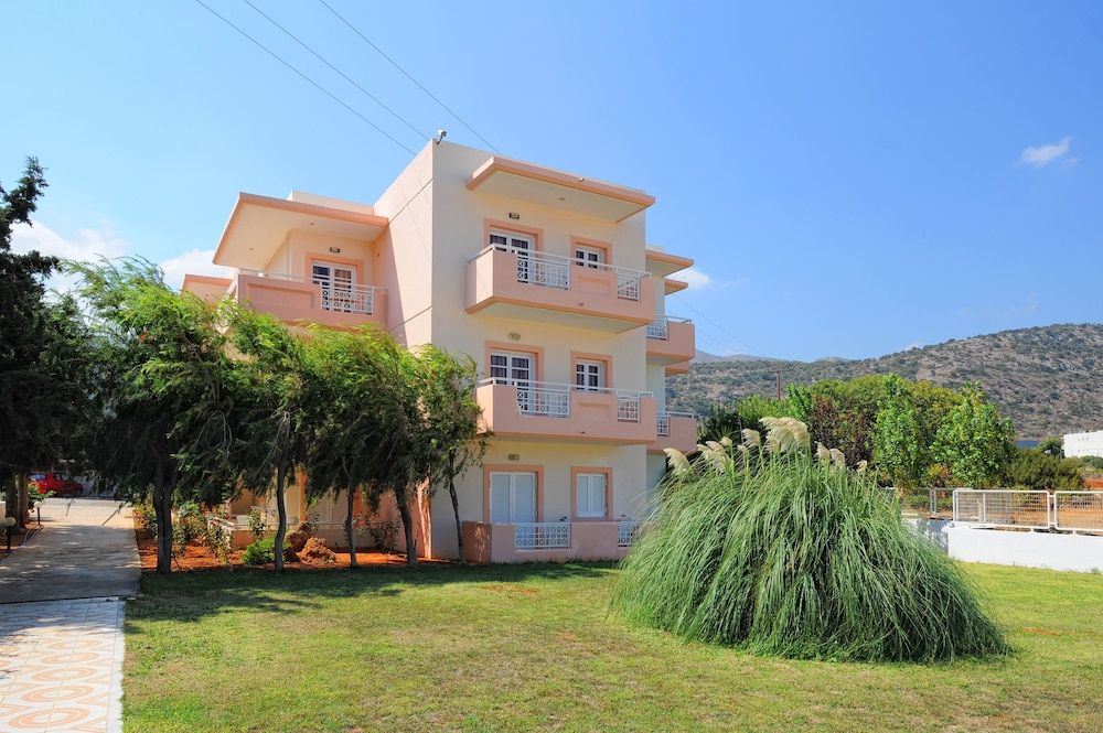 Manolis Apartments 1