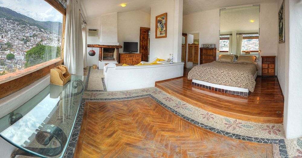 Posada de la Mision 2