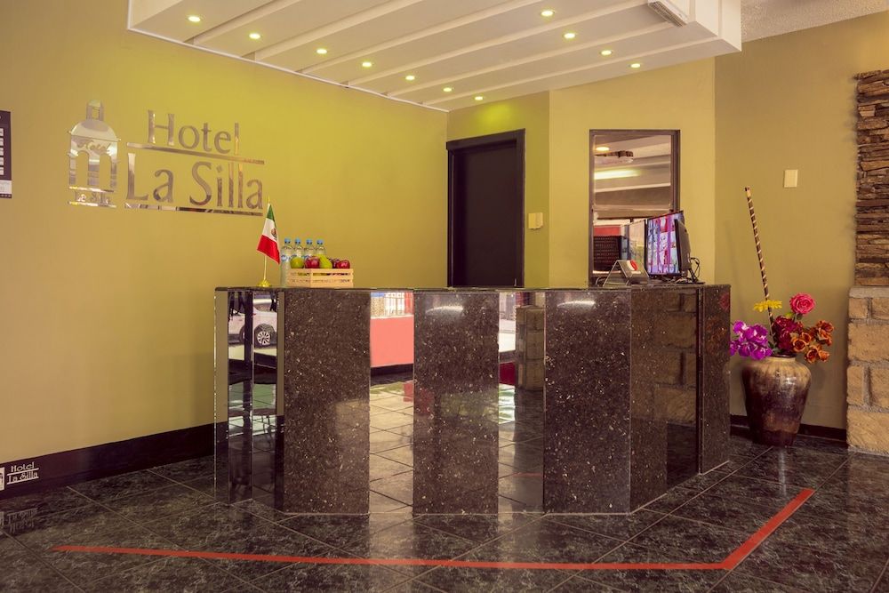 CAPITAL O Hotel La Silla 3