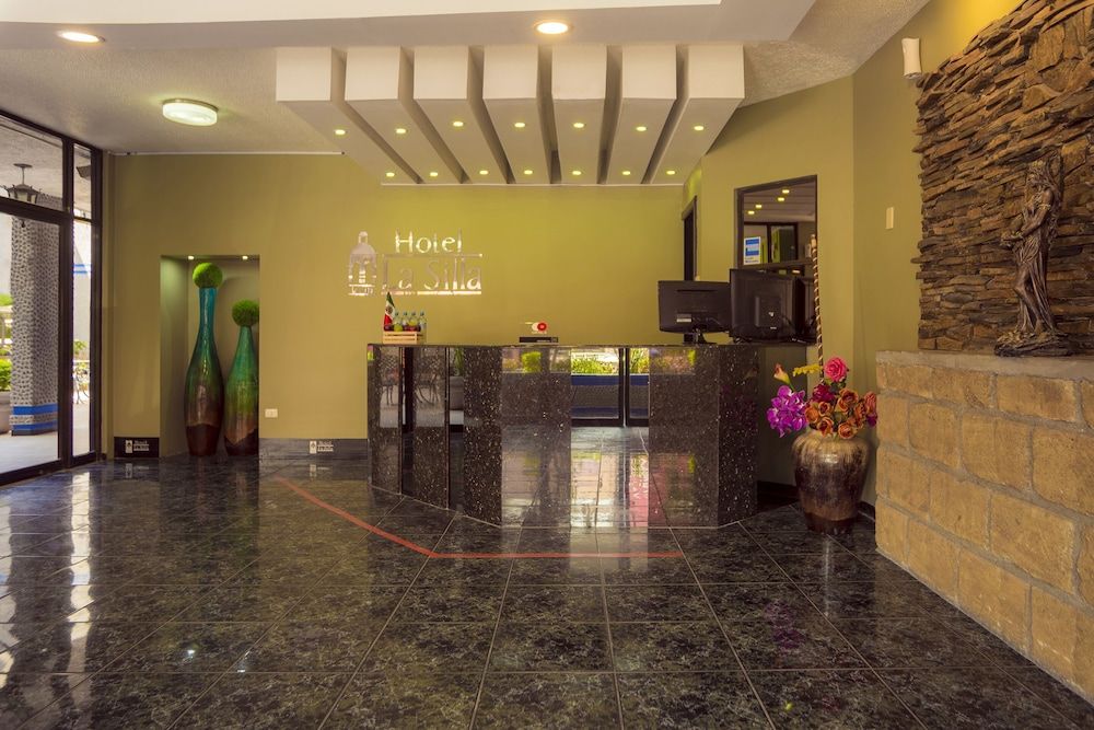 CAPITAL O Hotel La Silla 2