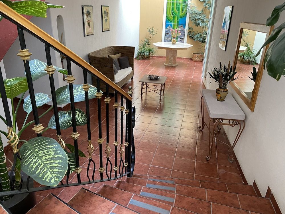 Casona De Los Vitrales 3