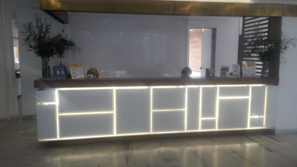 Marathon Beach Resort 2