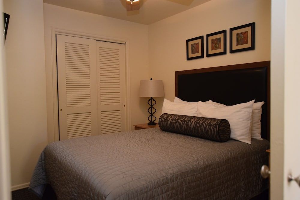 GetAways at the Lodge at Kingsbury Crossing 3