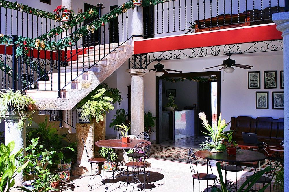 Colonial La Aurora 2