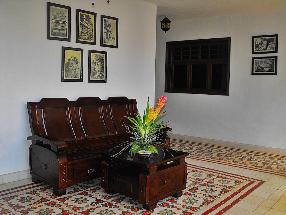 Colonial La Aurora 1