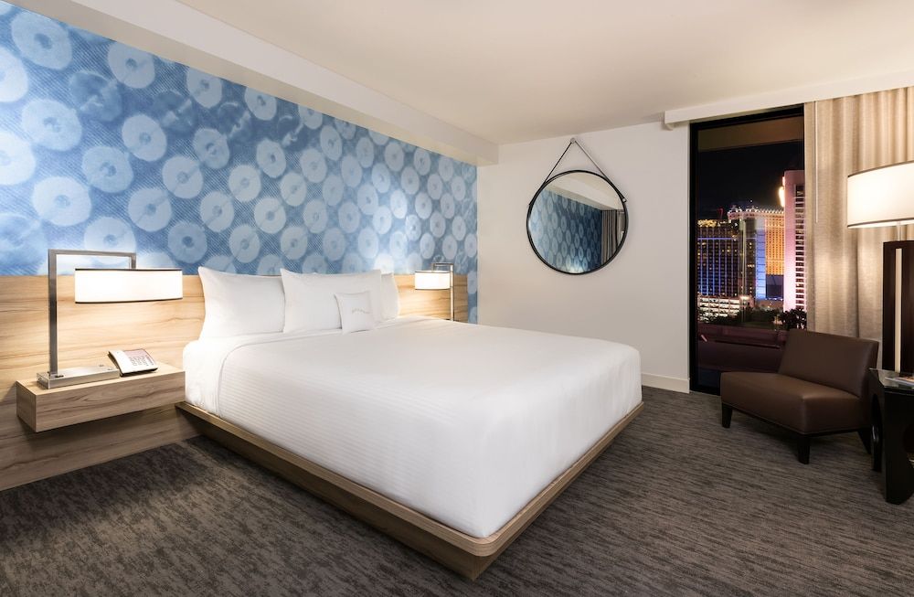 The LINQ Hotel & Casino - A Caesars Rewards Destination 3