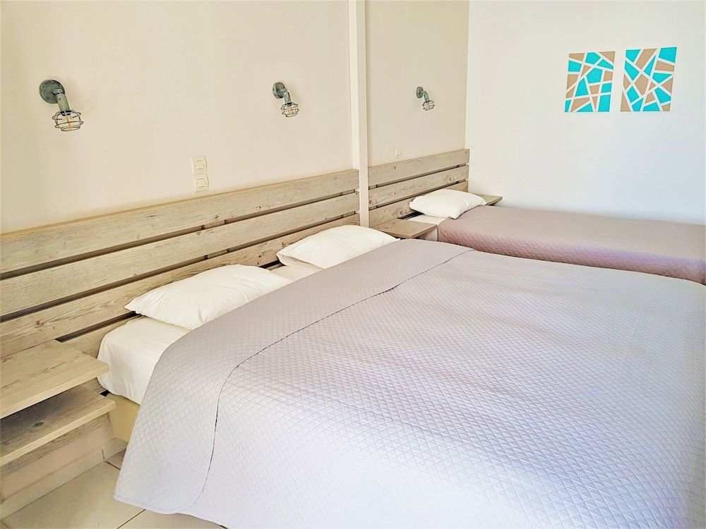 Petros Studios & Suites 2