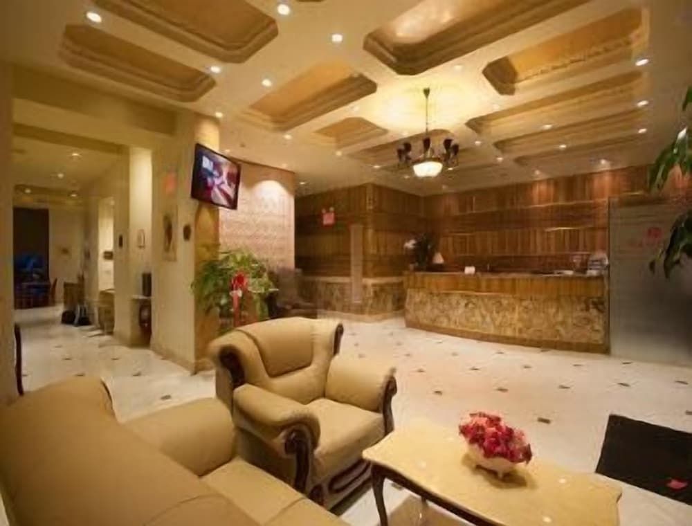 Ramada by Wyndham Flushing Queens 3