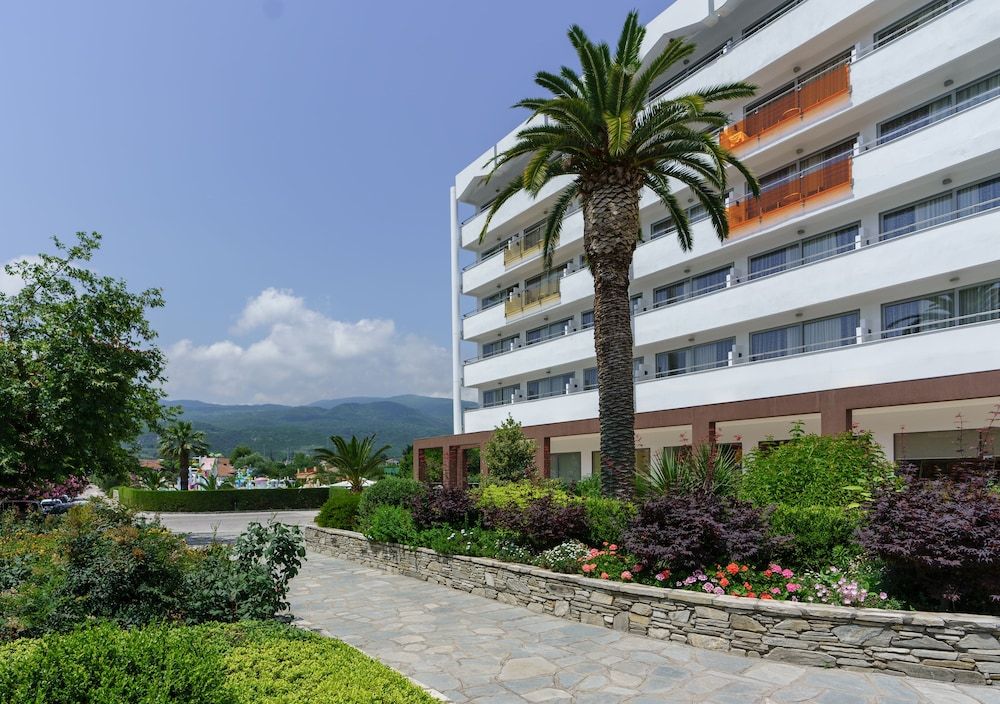 Cronwell Platamon Resort 1