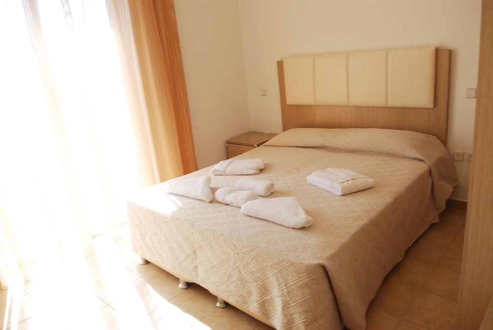 Gennadi Garden Apartments 2