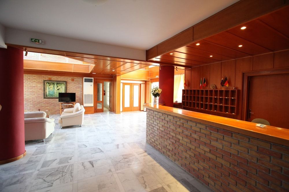 Iria Beach Hotel 2