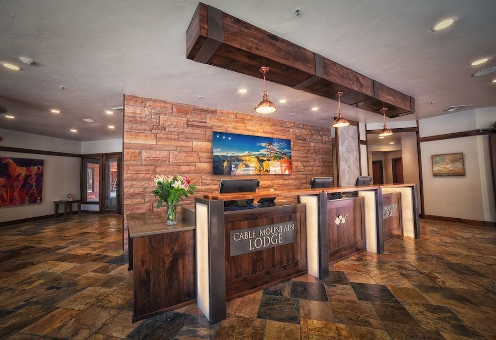 Cable Mountain Lodge 2